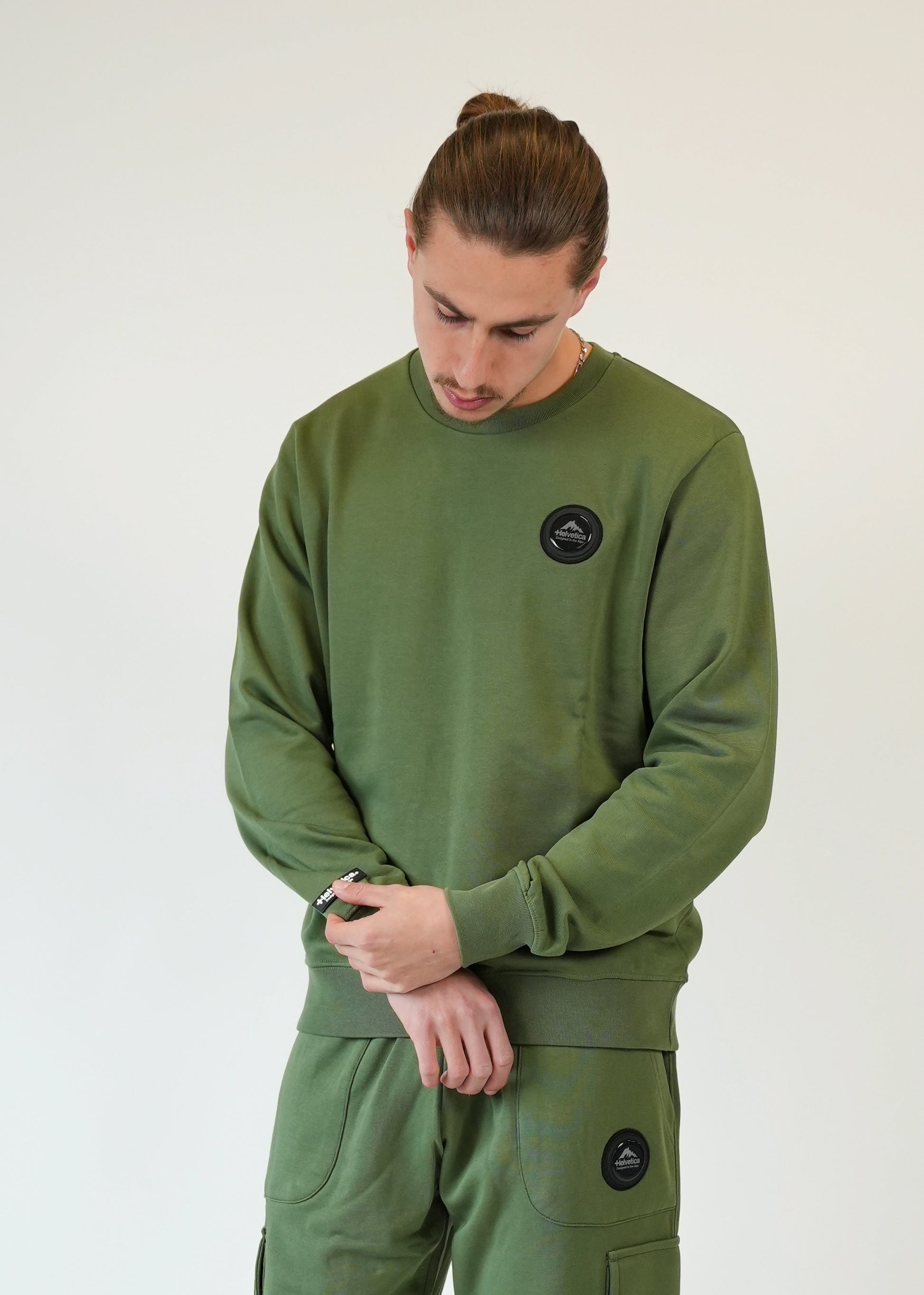 Pulls HELVETICA Homme Kaki Tendance 2025 - Streetwear