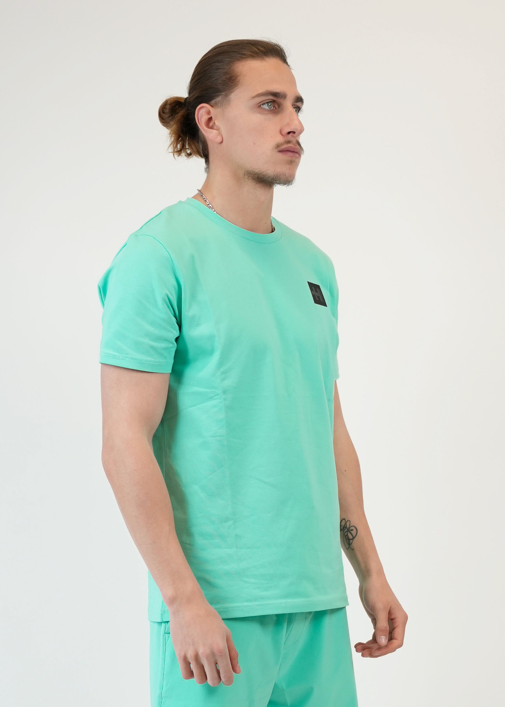 T-Shirt  HELVETICA Homme Bleu Clair Streetwear